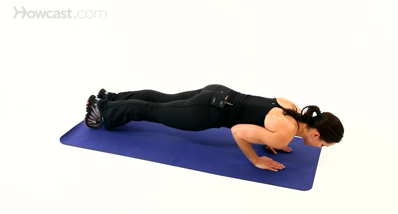 5 эффективных тренировок, которые помогут накачать сильные руки дома